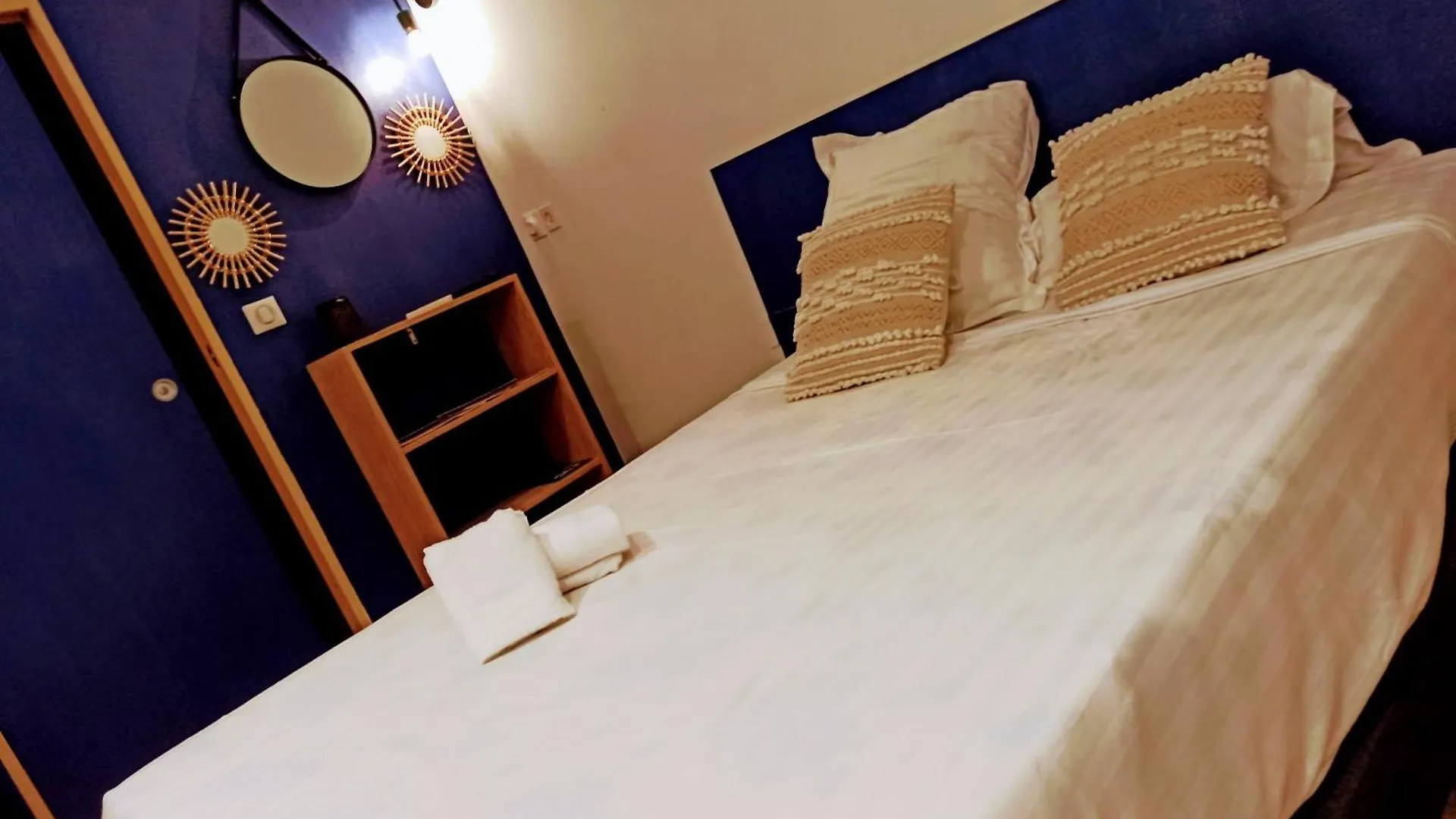 Studio Cosy, Grand Spa Privatif Et Parking Privee Centre Ville Menton Apartmán